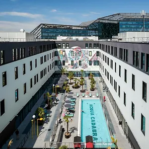 4* Ξενοδοχείο The Social Hub