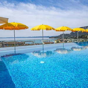 Hotel Sky Pool Sole ****