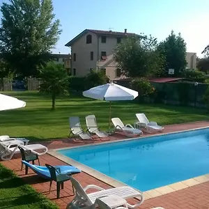 Il Casale Di Nanni 2*, Lucca Italia