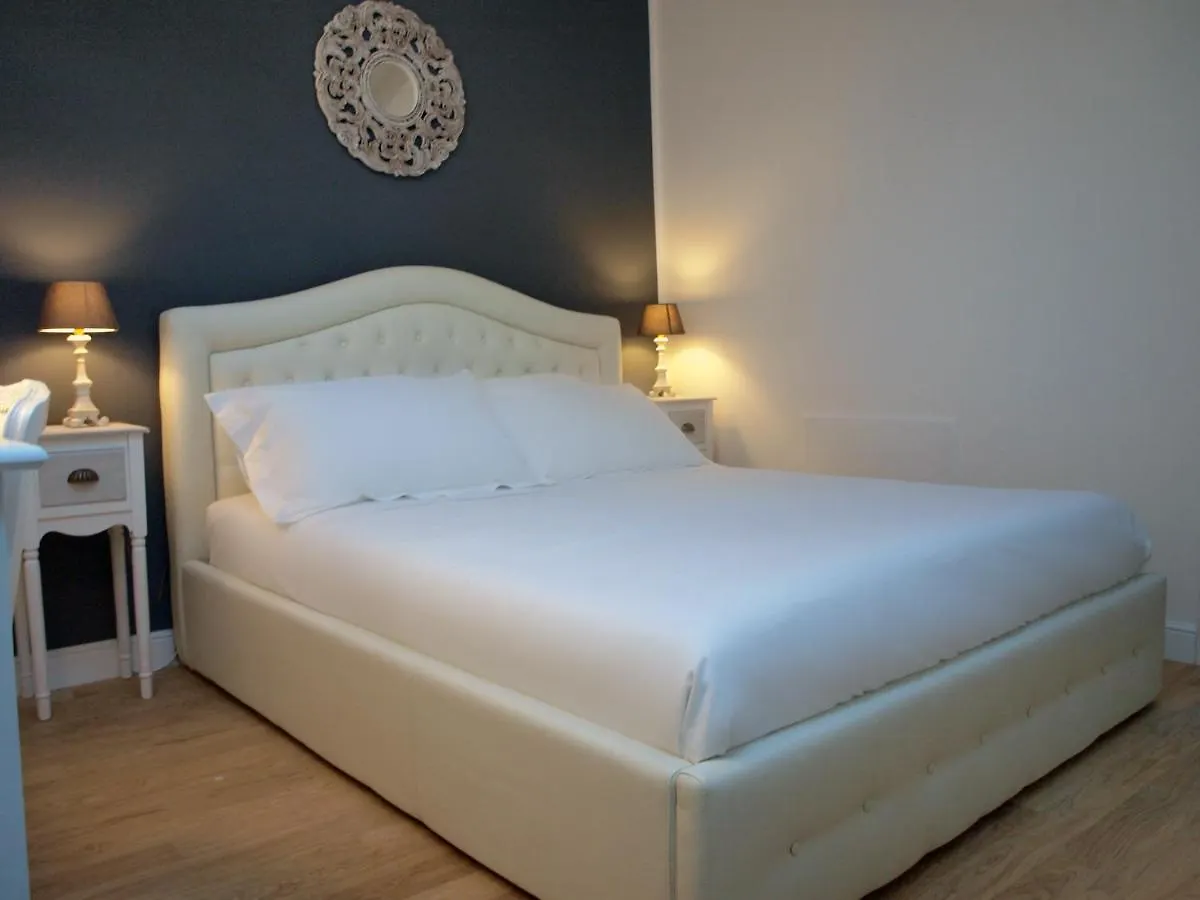 Acquaderni Rooms Bologna 2*,
